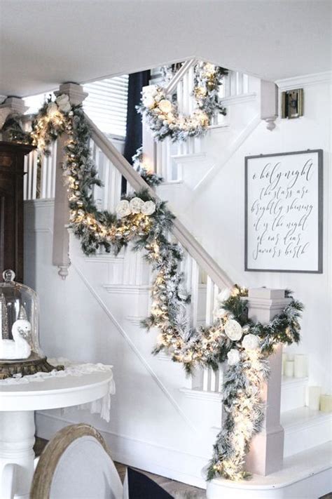 35 Pretty Christmas Living Room Ideas To Get You Ready For The Holidays