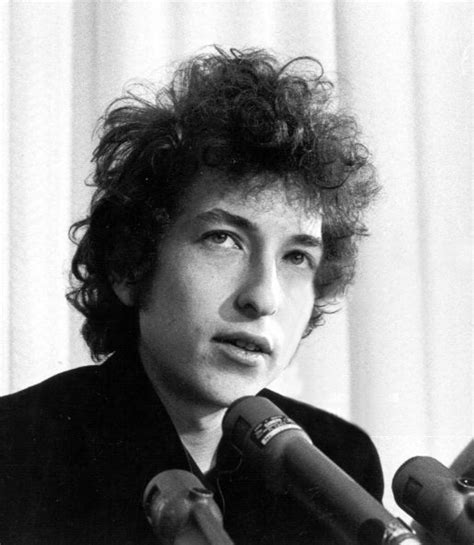 James mangold (walk the line, logan) will direct chalamet as young dylan during the period when he was poised to become folk music's most seminal figure, according to deadline. Bob Dylan 1965 | Bob Dylan (Bob Dylan during a press ...