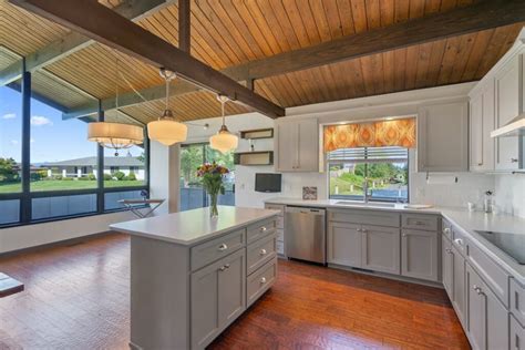 Build a rolling island for added functionality and style. Kitchen Island Benches: The Latest Trends & Designs ...