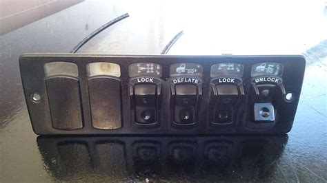 Used Combination Of Air Switches For 1999 Kenworth T2000 For Sale