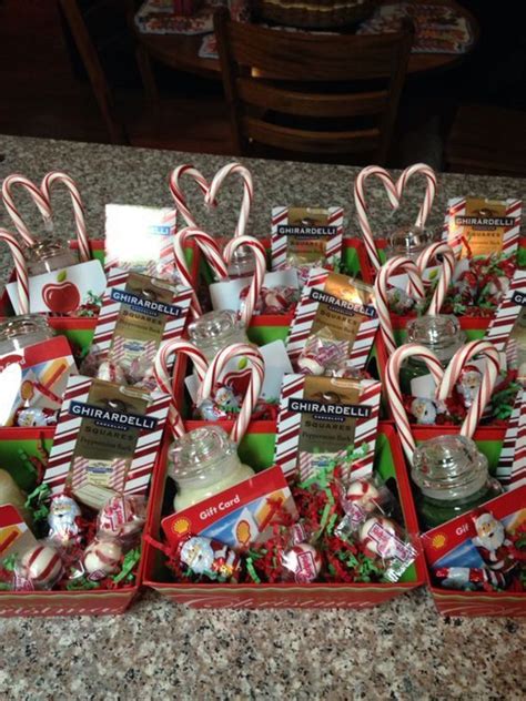 30 Awesome DIY Christmas Gift Basket Ideas For Friends Holidappy