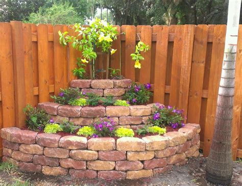 Developing backyard landscaping ideas can seem like a big project, but coming up with great backyard landscaping designs doesn't have to overwhelm. Pin by Marsha Miller on Garden Ideas | Small backyard ...