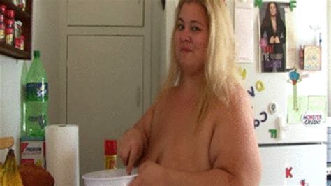 Bbw Lola Lovebug Is Making French Toast And Is Showing Off Her Big Tits And Belly The Best Bbw