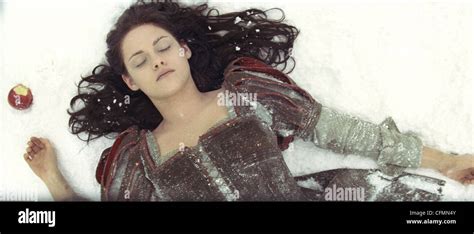 Snow White And The Huntsman 2012 Kristen Stewart Rupert Sanders Dir 005 Moviestore