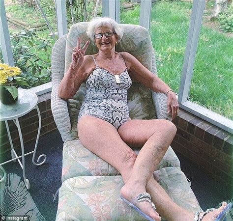 Instagrams Bad Grandma Baddie Winkle Fashion Very Old Woman