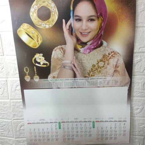 Jual Kalender Dinding 2022 Triwulan Artis Perhiasan Muslim Ao 132