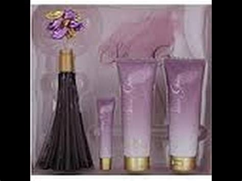 Middle notes are blackberry, freesia and musk; PERFUMES: SELENA GOMEZ - YouTube