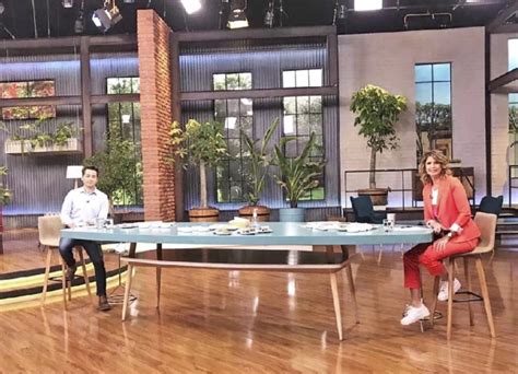 Él dice hot dog, yo digo completo. Maca Pizarro y Humberto Sichel, rostros de noticias y ...