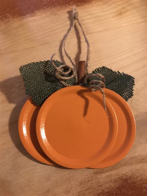 10 Mason Jar Lid Crafts