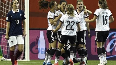 Volg voetbal duitsland, bundesliga live uitslagen en best bezochte sites op livescore.in. Duitse vrouwen na strafschoppen langs Frankrijk | NOS