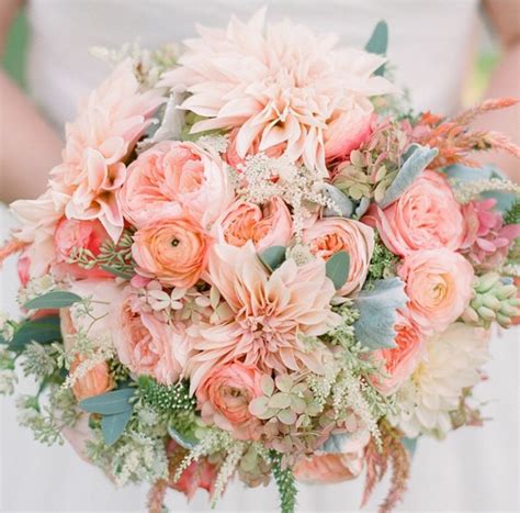 Best Wedding Flowers 13 Gorgeous Bridal Bouquets In Every