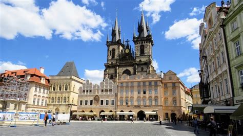 Staroměstské náměstí v Praze - YouTube