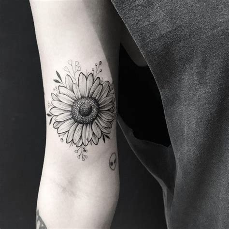Submitted 3 years ago by eldest_11. Untitled #tattoo ideen rippe in 2020 | Sonnenblumen ...