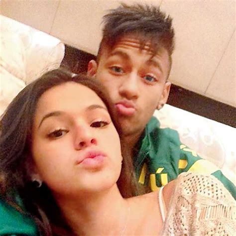 This is the effect neymar jr. Neymar splits from girlfriend Bruna again - Sports