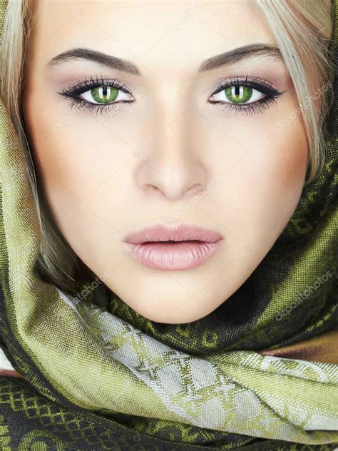 Beautiful Women With Green Eyes Beautiful Woman With
