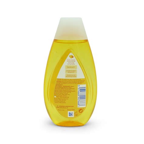 Specially formulated for fine baby hair and delicate scalp, this gentle cleansing baby shampoo gently washes away dirt and germs as it leaves your little one's hair soft, shiny. JOHNSON BABY SHAMPOO 200ML - NEW