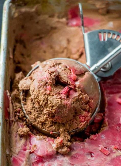 Chocolate Raspberry No Churn Ice Cream {a Flavorful Frozen Treat}