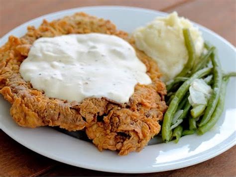 Smothered chicken fried steak recipe : how to make best chicken fried steak-how to make best chicken fried steak and gravy - YouTube