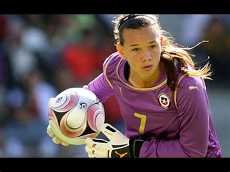 Jugadora de @psg_feminines de la find out how psg and chile goalkeeper christiane endler is helping women's football develop in her. Christiane Endler Partner / christiane endler | Tumblr ...