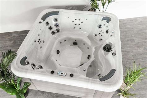 Barefoot Spas 88np 8 Foot Hot Tub