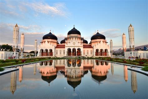 Uniknya Arsitektur Masjid Raya Baiturrahman Landmark Kebanggaan Banda