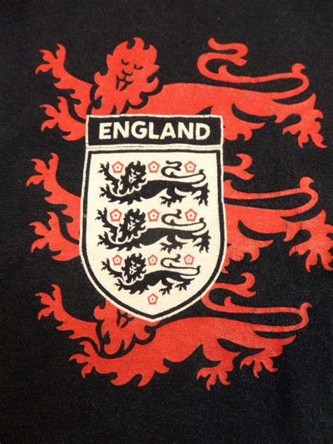 Find the best football team wallpaper on getwallpapers. Blue England National Soccer Team Three Lions T-Shirt Futbol Umbro | Soccer team, England ...
