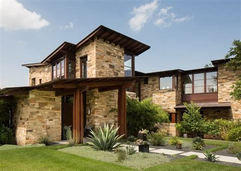 Sejumlah gambar rumah minimalis ini bisa menjadi inspirasi bagi kamu yang berencana membangun rumah atau merenovasi hunian. DESAIN RUMAH MINIMALIS NATURALIS