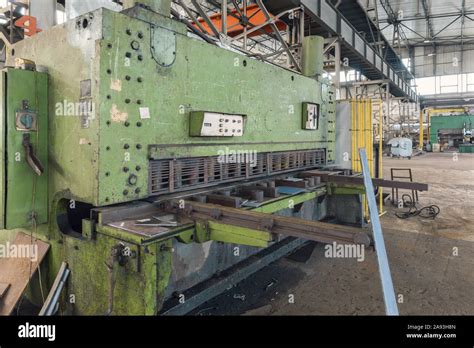 Large Hydraulic Press For Metal Very Old Stock Photo Alamy