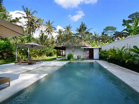 Potret vila zaskia adya mecca di tengah hutan (instagram/zaskiadyamecca) Villa Candi Kecil Empat - AffittaBali.com - Villas and ...