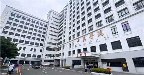 名站推薦 tips：2021年6月24日 已更新失效連結 total 13 ». 疫情升溫拉高防疫警戒! 台南醫院及護理機構27日起至2/28禁探病