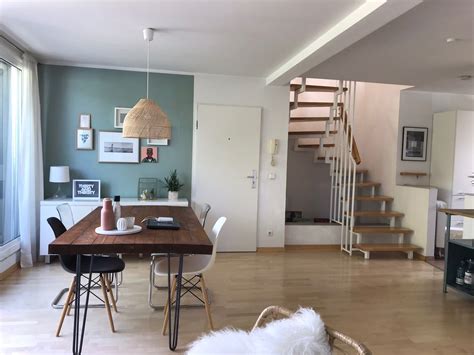 Indem sie fortfahren, stimmen sie unseren datenschutz und cookie richtlinien. Esszimmer in heller Maisonette Dachgeschosswohnung ...