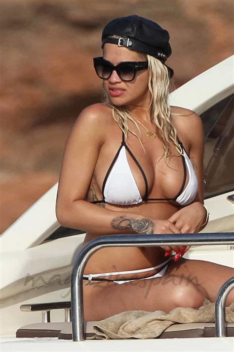 Rita Ora Vacaciones De Chicas