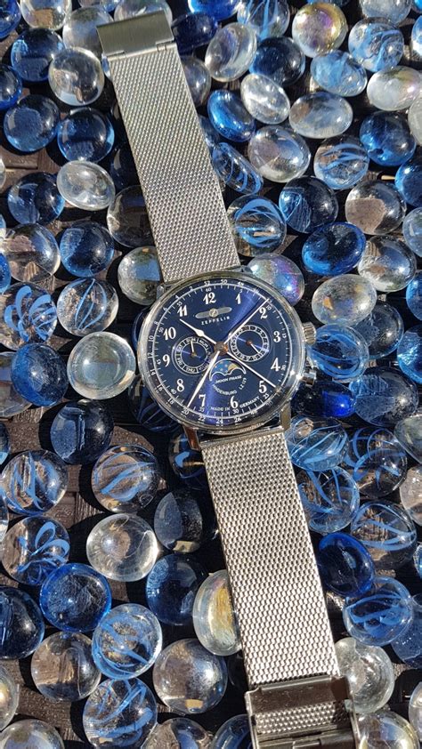 The hindenburg was more than three times longer than a boeing 747 jumbo jet. Zeppelin Hindenburg Moon Phase - van mit nézni rajta ...