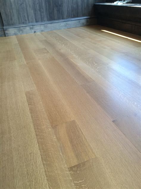 Wide Plank Random Width Quarter Sawn White Oak Hardwood Flooring With