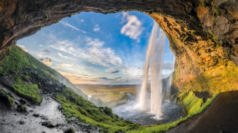 Travel To Iceland Mountain Vacation Home