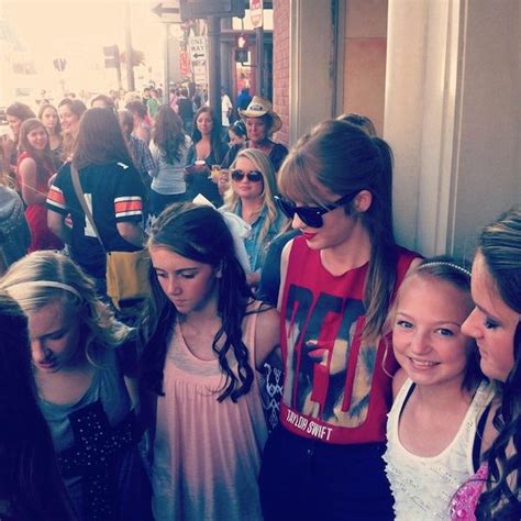 This Girl Looks So Much Like Taylor Swift Even Taylor Was Fooled Photos