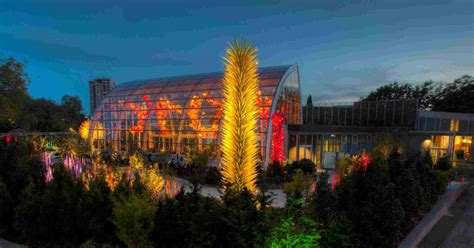 We were blown away by dale chihuly's creative artisan craftsmanship. Chihuly Garden & Glass | Exhibition
