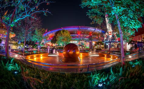 Besides the 48 conterminous states that occupy the middle latitudes of the continent, the united states includes the. The Dreamy Disneyland - California (USA) - World for Travel