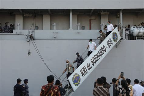 Kapal Perang Rumah Sakit Kri Soeharso Sandar Di Semarang Amankan Suplai Oksigen