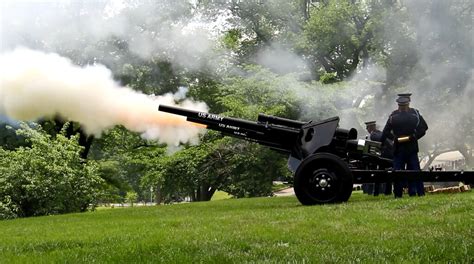 2 The Presidential Salute Battery Guns Platoon Hhc 1st B Flickr