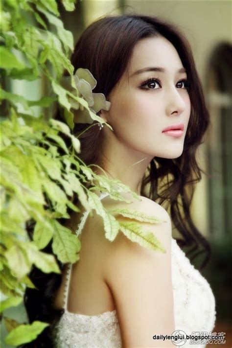 Pojok Selebritis Viann Zhang Xinyu Model Hot China