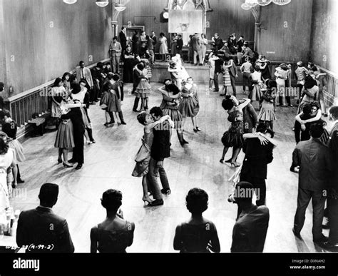 West Side Story Movie Schwarzweiß Stockfotos Und Bilder Alamy