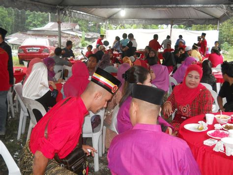 Sedihnya hati ini apabila tidak dijemput menghadiri rumah terbuka neelofa. abnmulya.blogspot.com: MAJLIS RUMAH TERBUKA HARI RAYA ...