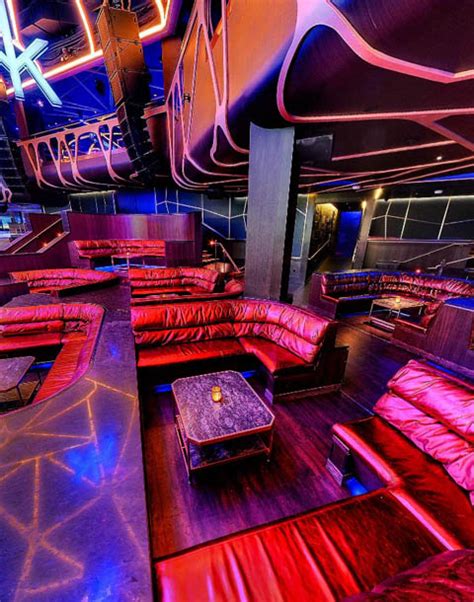 Hakkasan Nightclub Main Room Upper Dance Floor Table