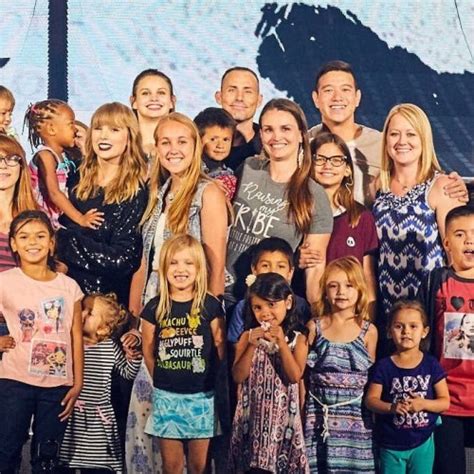 Taylor Swift Invited 2000 Adoptive And Foster Children To A Dress