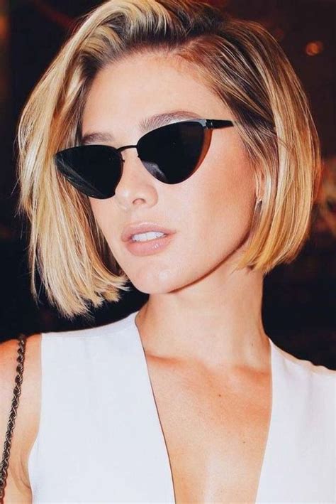 30 Stylish Short Bob Hairstyles For Thick Hair In 2020 With Images Blunt Bob Haircuts Bobs