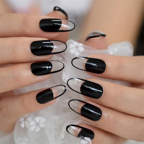 Al final del articulo voy. ULTIMA MODA EN UÑAS ACRILICAS NEGRAS CON BLANCO | Uñas ...