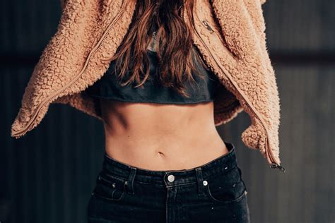 6 Reasons You Might Consider Belly Button Surgery The Aedition