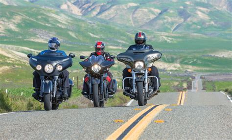 Moto guzzi bellagio 940 aquila nera. Bagger Comparo: Harley vs. Indian vs. Moto Guzzi | Rider ...