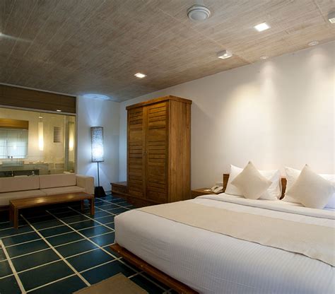 Luxury Accommodation Rooms And Suites At Jetwing Blue Negombo